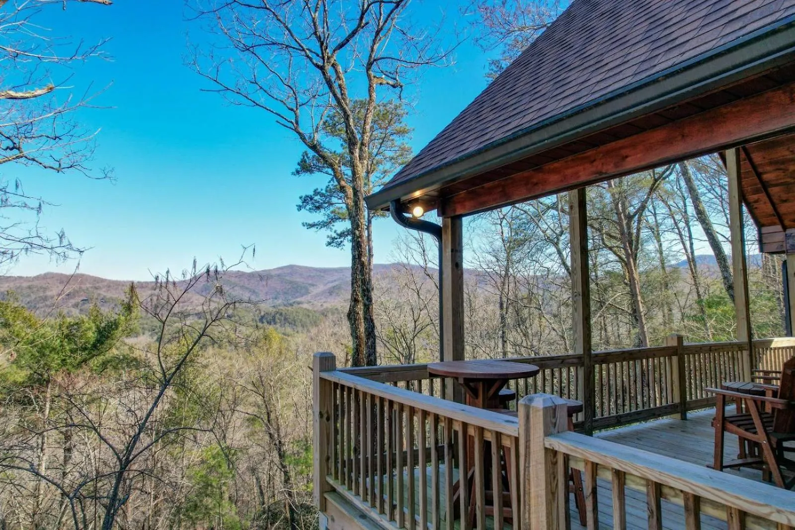 Firepit Chats Hot Tub Dips Cozy Eves By The Fireplace Serene Wooded Surroundings - Rosiey Villa