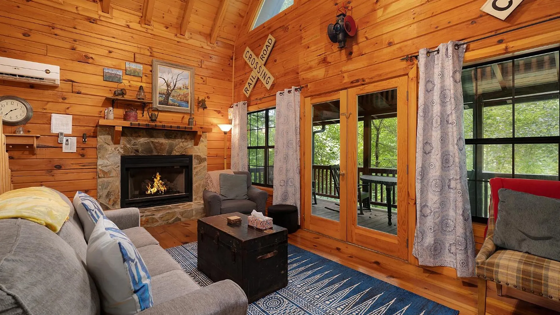 Holiday home Aboard - Log Cabin, Game Room, Hot Tub, View, Private Dock - Blue Ridge, Ga *