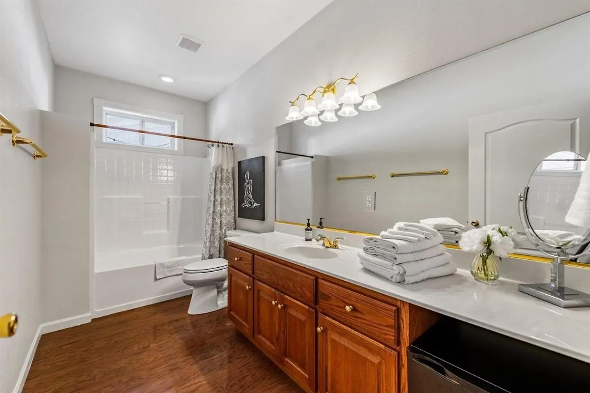 Apartment Southern Charm Suites! *