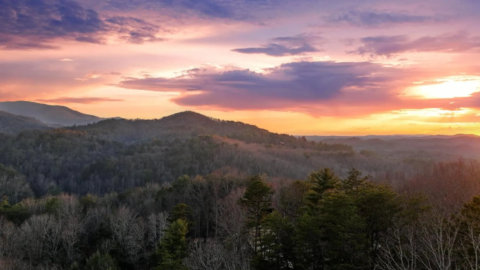 Camp Wildgrove - 4 Bedroom With Hot Tub & Stunning Views * Blue Ridge
