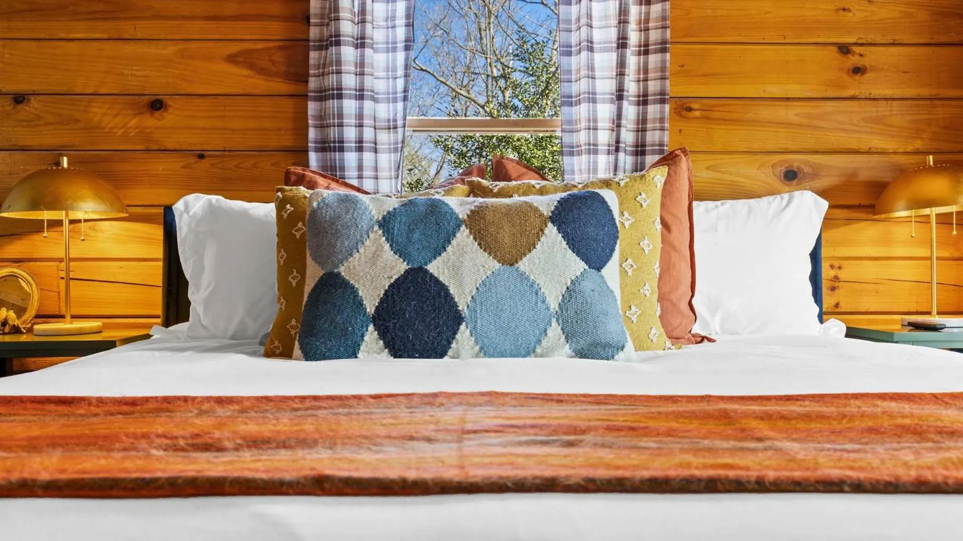 Camp Wildgrove - 4 Bedroom With Hot Tub & Stunning Views *