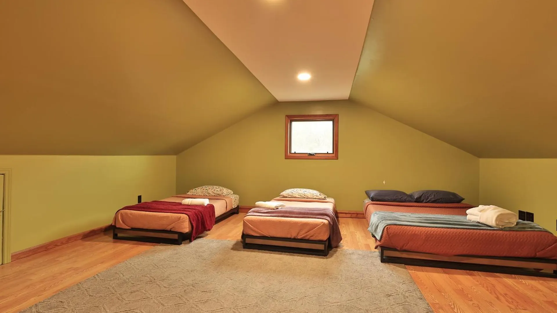 The Chariot - Creek Front With Hottub, Fire Pits, Billiards, Ev Charger - Sandalwood Holiday home Blue Ridge