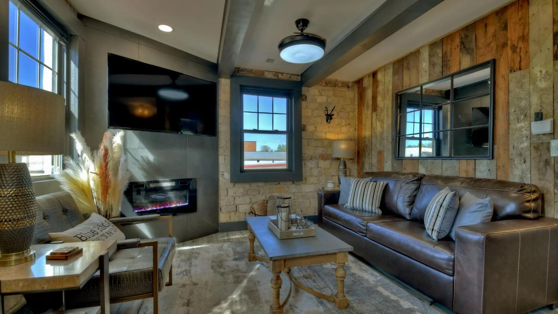 Apart Otel Penthouse Prime Downtown Location Blue Ridge