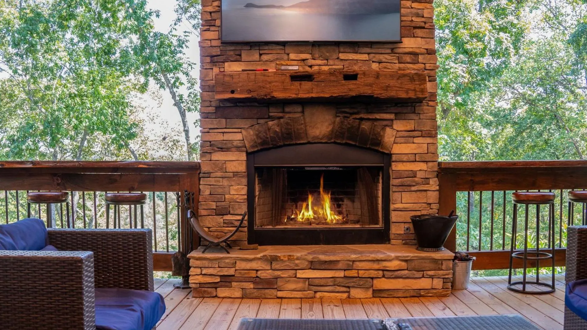 New Build Toccoa River Mist Riverfront W Hot Tub Firepit Villa