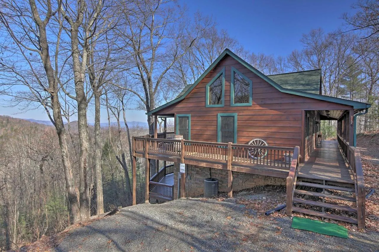 Family Luxury Rental With Hot Tub! Holiday home Blue Ridge