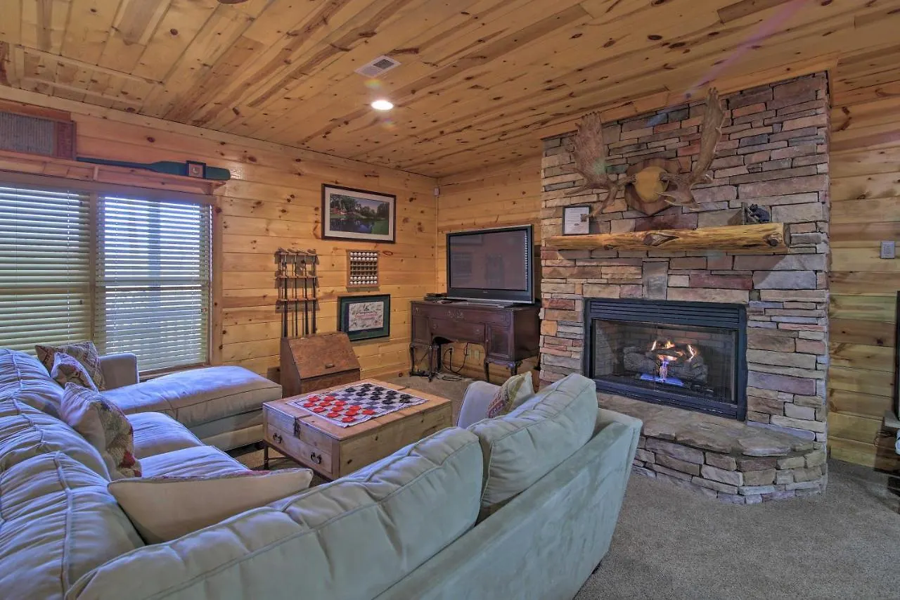 Holiday home Family Luxury Rental With Hot Tub!
