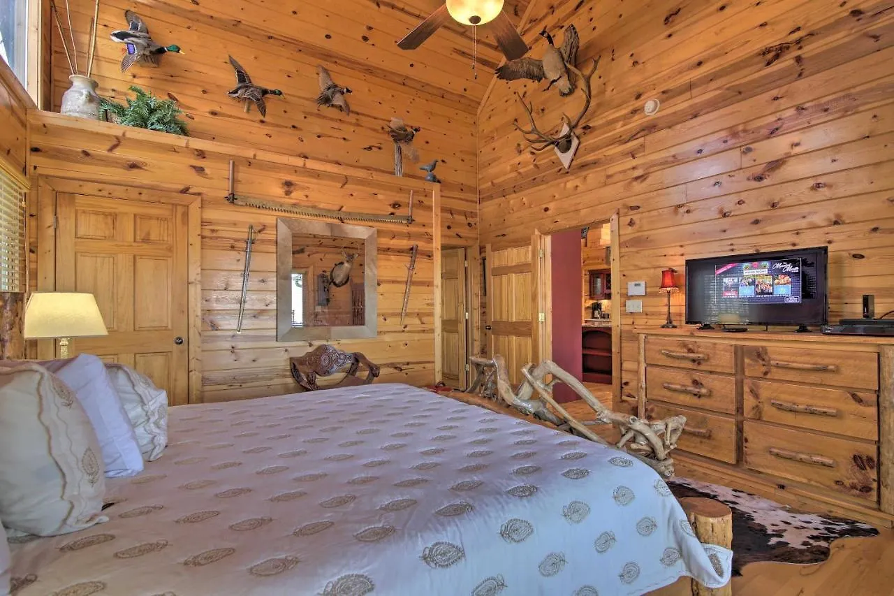Family Luxury Rental With Hot Tub! Holiday home Blue Ridge