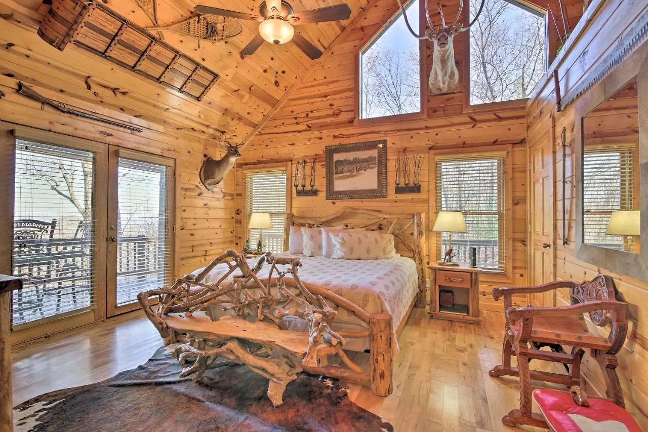 Holiday home Family Luxury Rental With Hot Tub!