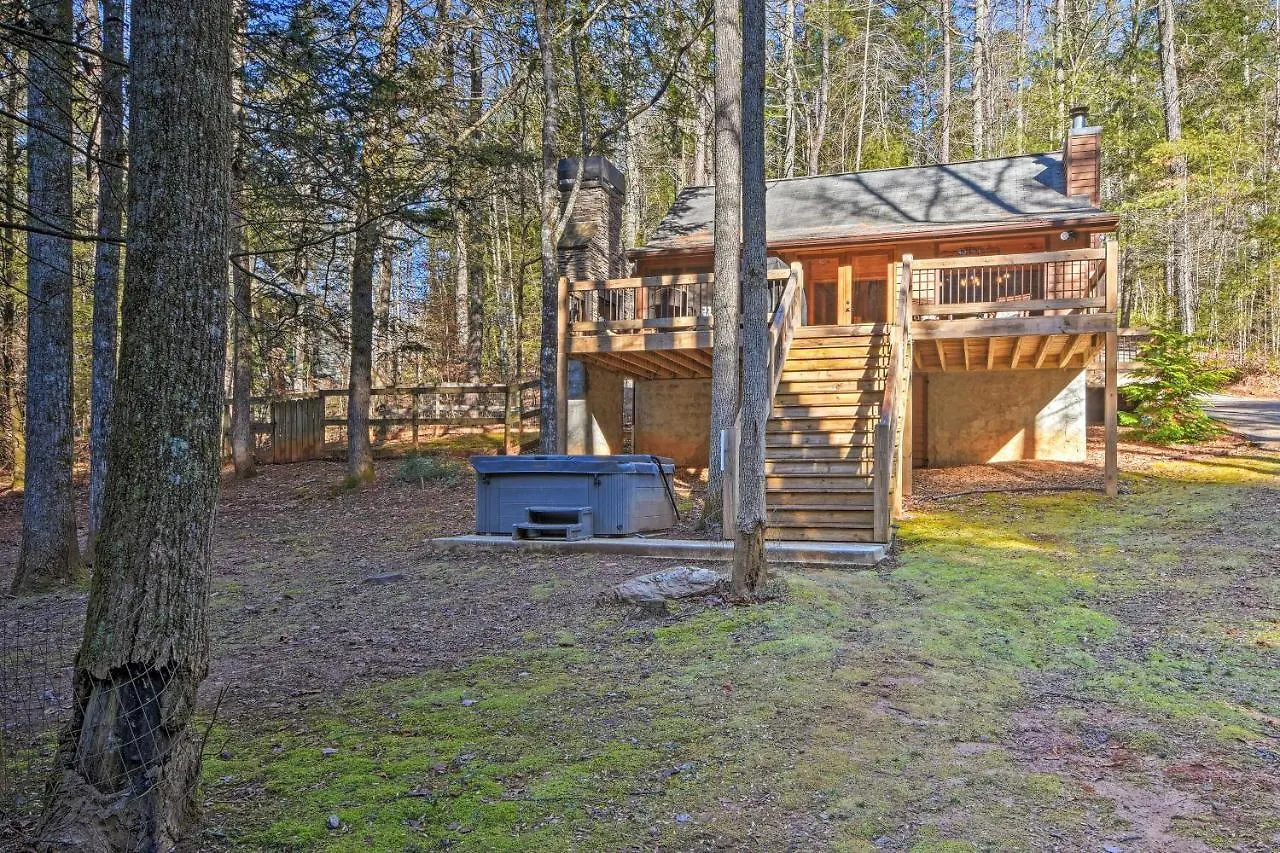Holiday home Mtns Creekside With Hot Tub And Pier!