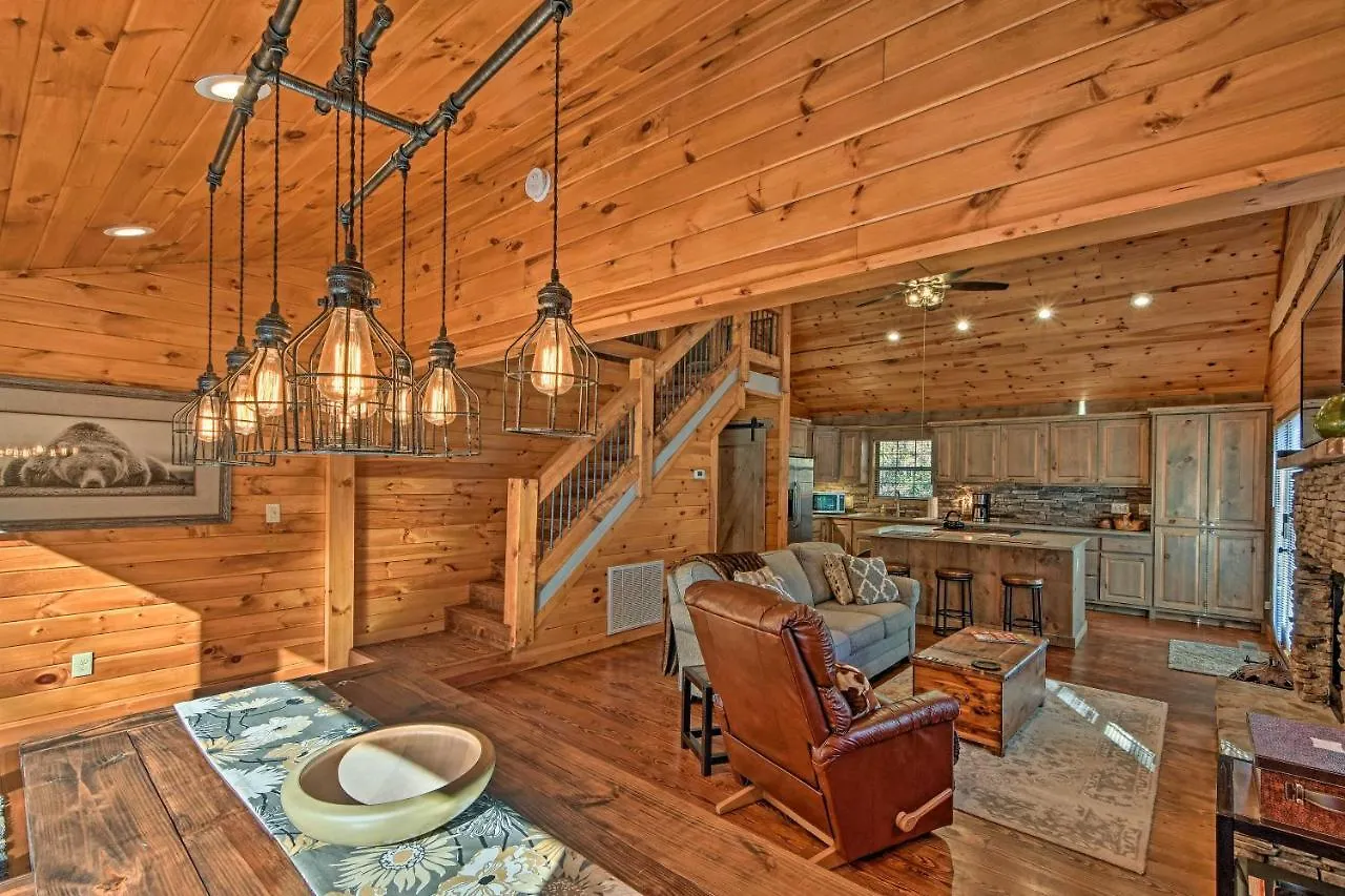 Mtns Creekside With Hot Tub And Pier! Holiday home