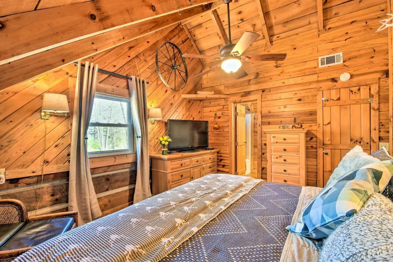 Holiday home Cherry Log Mountain Cabin Hot Tub,fire Pit And More