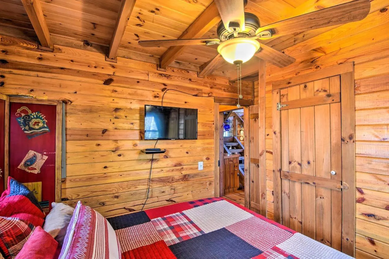 Cherry Log Mountain Cabin Hot Tub,fire Pit And More Holiday home *