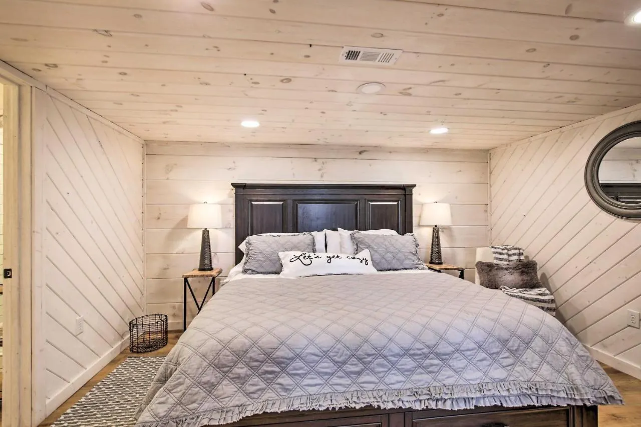 Serene Cabin Getaway With 2 Decks And Mountain Views! *
