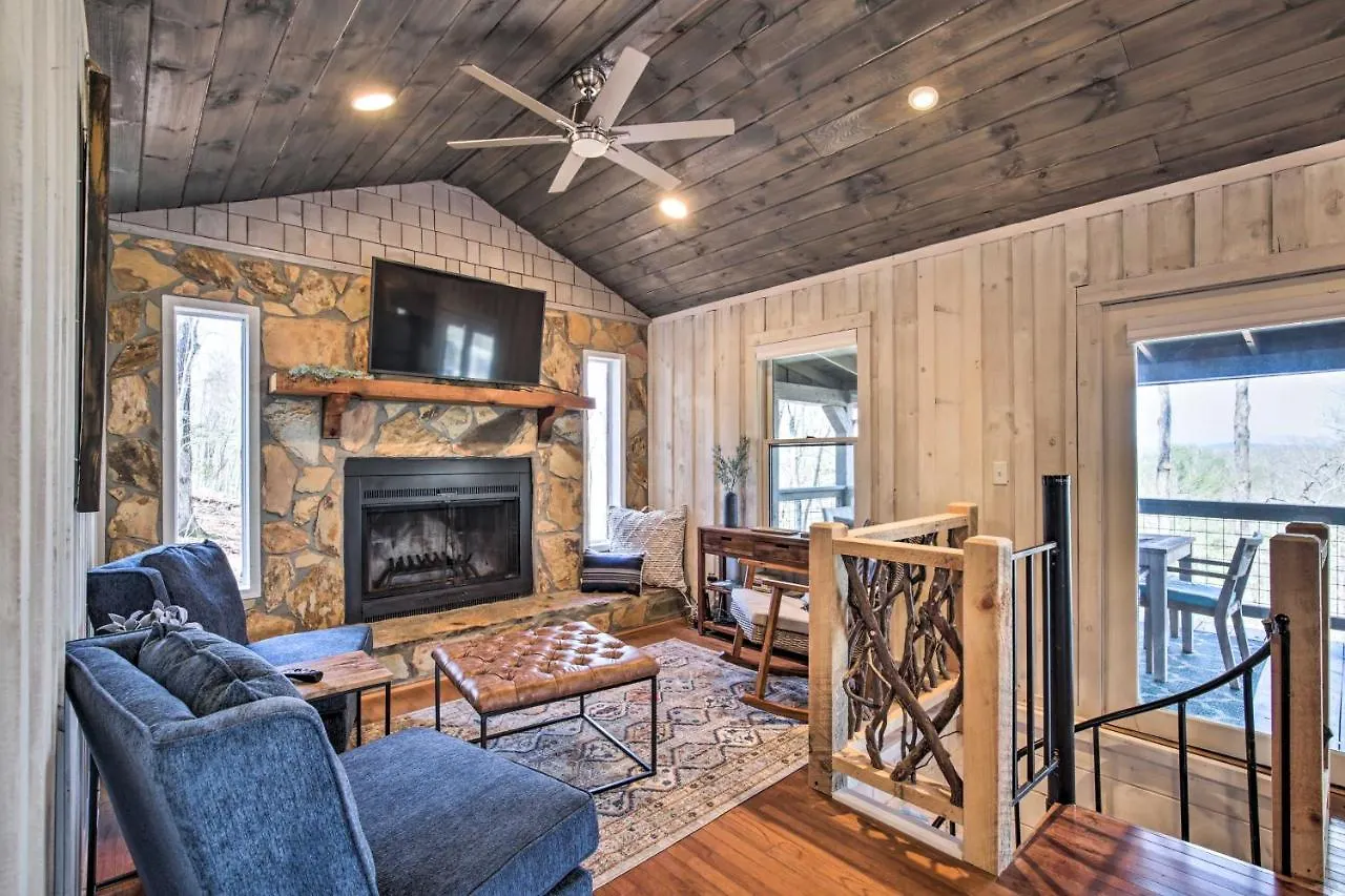 Tatil Evi Serene Cabin Getaway With 2 Decks And Mountain Views!