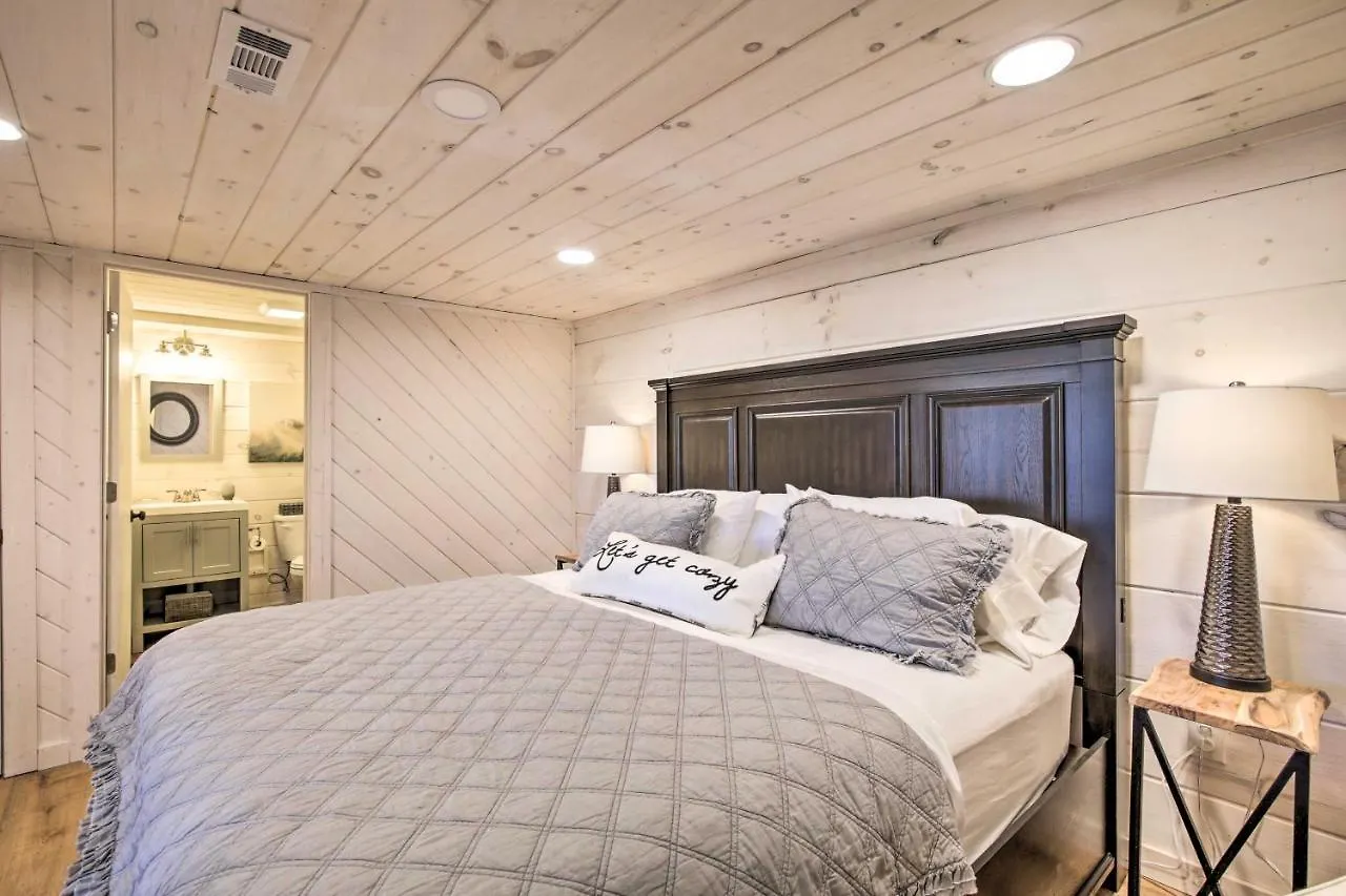 Serene Cabin Getaway With 2 Decks And Mountain Views! * Blue Ridge