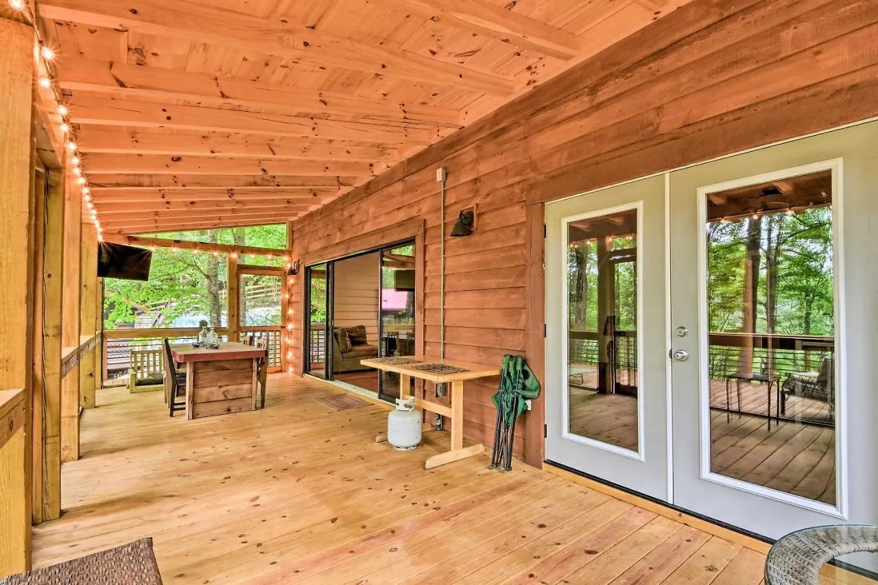 בית נופש Lake Cabin With Boat Dock And Hot Tub!