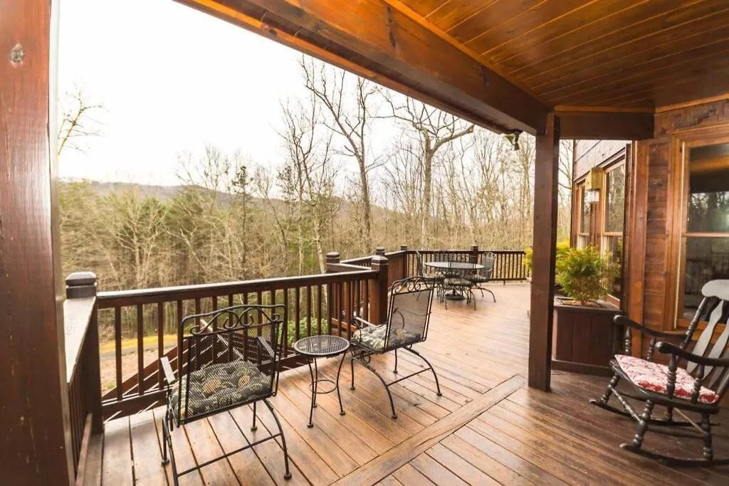 Holiday home Christmas Lodge-secluded Near Downtown Blue Ridge