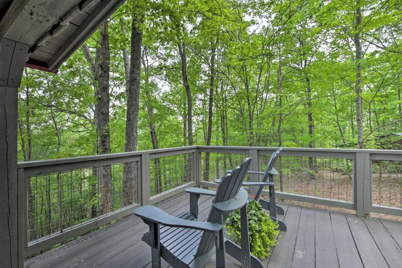 Serene Cabin Getaway With 2 Decks And Mountain Views! Tatil Evi