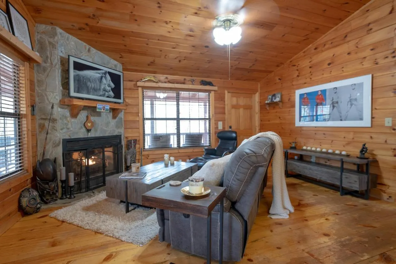 Three Dog Night - Pet-friendly Cabin With Hot Tub *