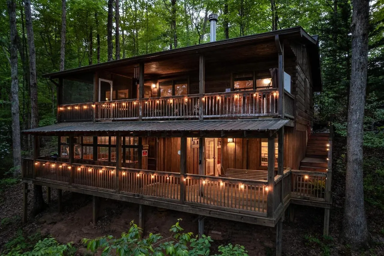 Σπίτι διακοπών Secluded Sunrise Ridge-10 Min From Blue Ridge, King Beds, Hot Tub, 2 Porches, Fireplace Wood Burning, Mountain View, Cozy