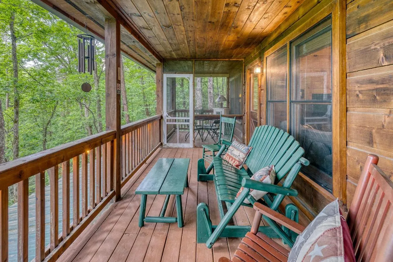 Secluded Sunrise Ridge-10 Min From Blue Ridge, King Beds, Hot Tub, 2 Porches, Fireplace Wood Burning, Mountain View, Cozy * Blue Ridge