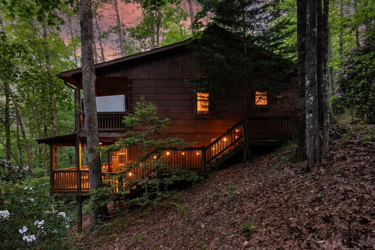 Secluded Sunrise Ridge-10 Min From Blue Ridge, King Beds, Hot Tub, 2 Porches, Fireplace Wood Burning, Mountain View, Cozy Σπίτι διακοπών *