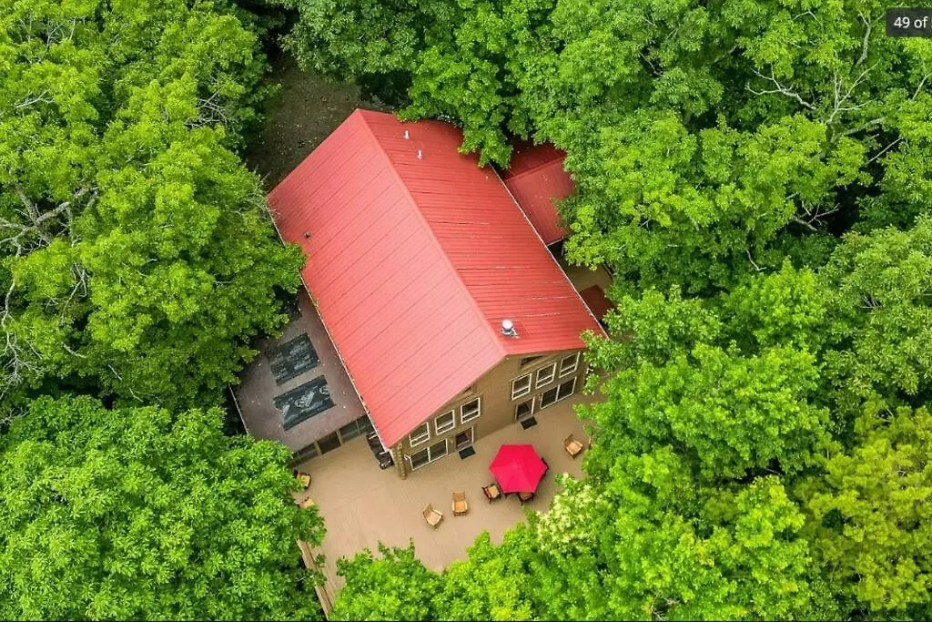 Bliss- Spacious Cabin, Pets, Hot Tub!