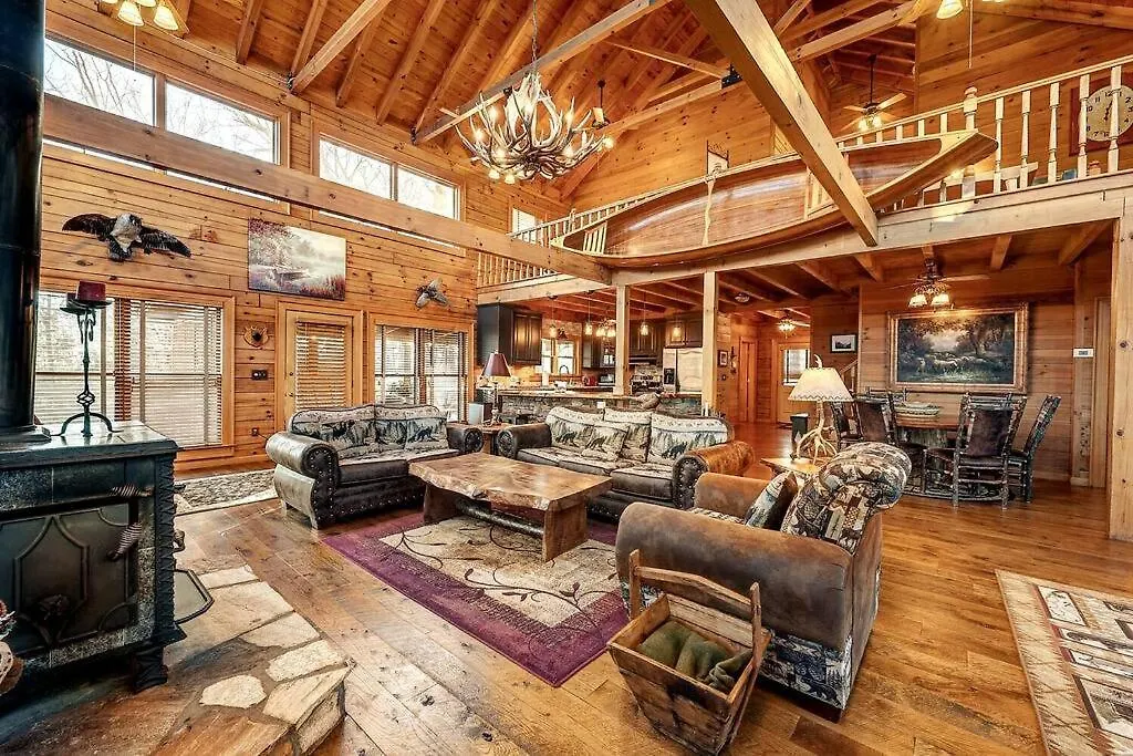 Bliss- Spacious Cabin, Pets, Hot Tub! Blue Ridge