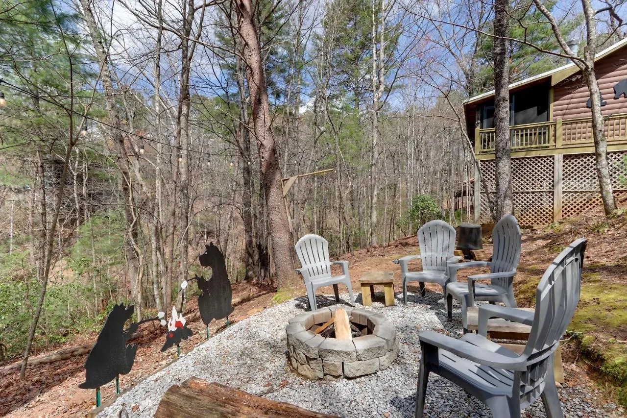 بيت للعطل Cozy In The Woods With Hot Tub!