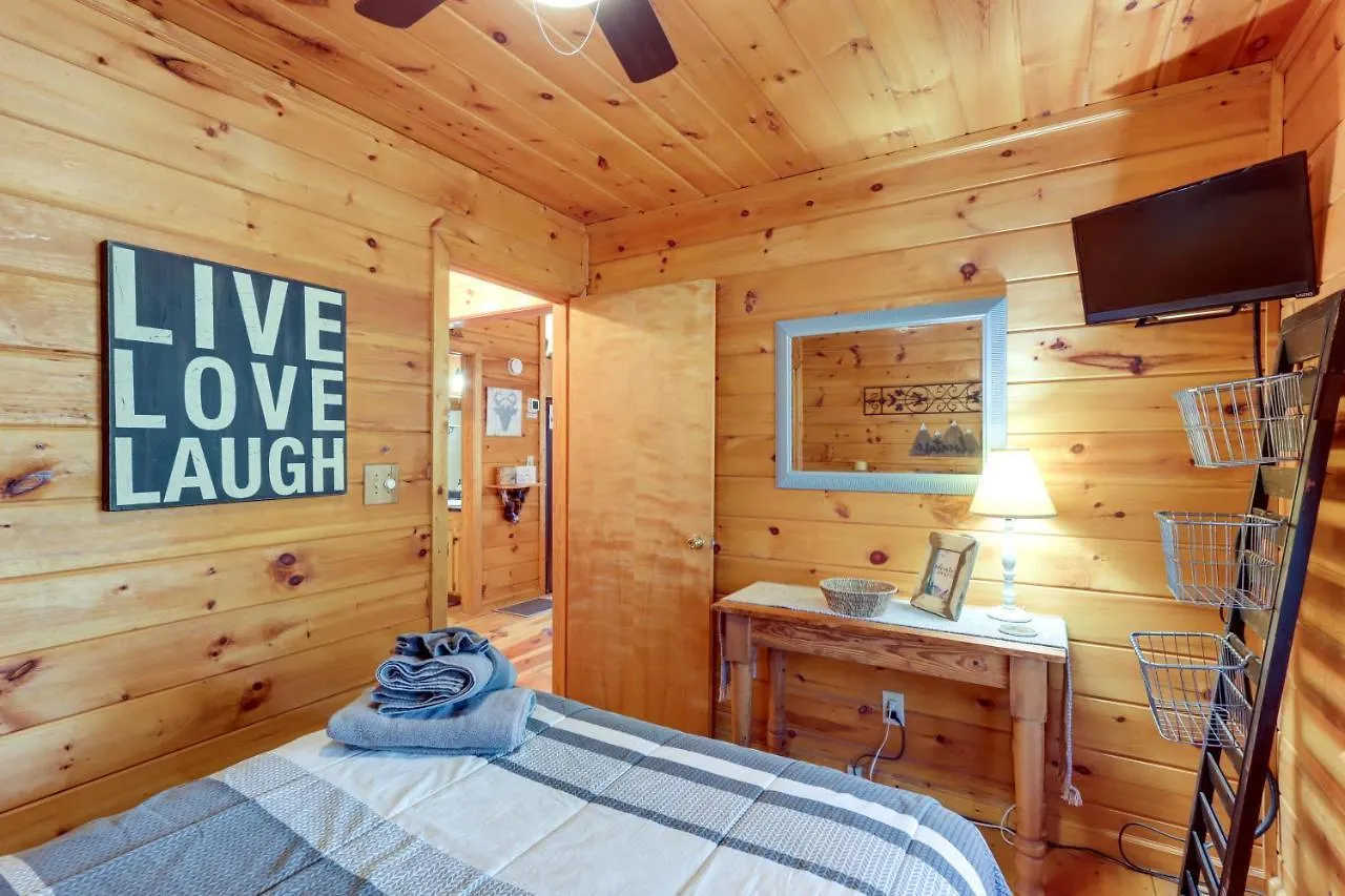 بيت للعطل Cozy In The Woods With Hot Tub! بلو ريدج