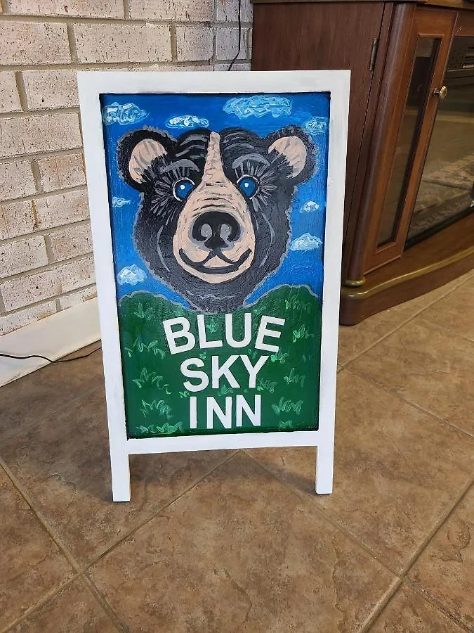 Blue Sky Inn- Complimentary Happy Hour Th-sun, Veteran Owned, Full Breakfast, Space, 1 Mile From Blue Ridge, Fire Pit Motel 2*