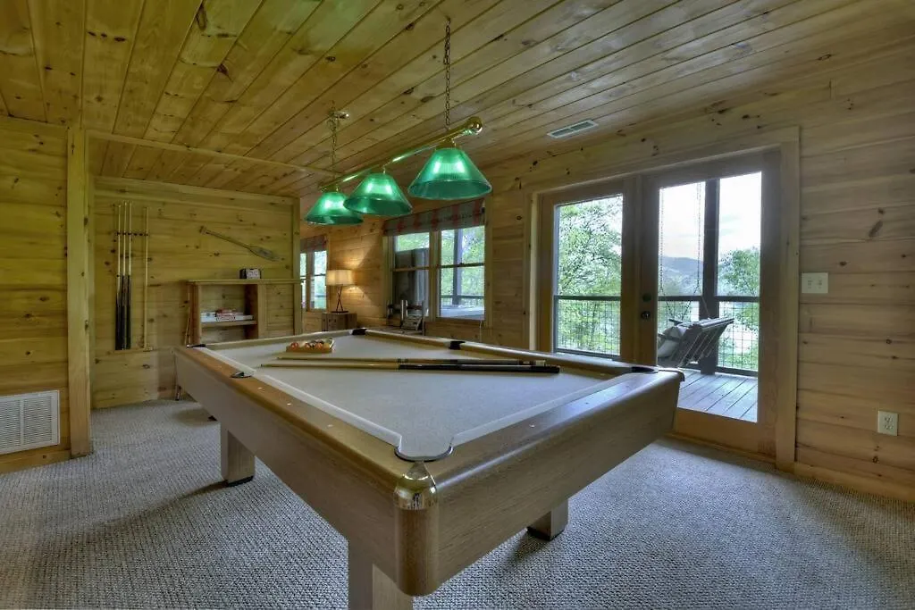 Dog Friendly & Mountain Views Hot Tub