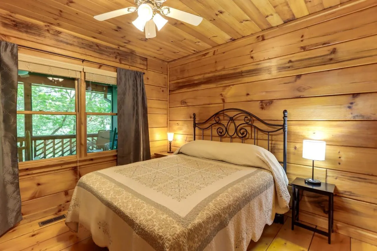 Tatil Evi Charming With Game And Hot Tub!