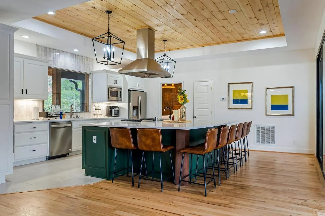 Majestic Manor * Blue Ridge