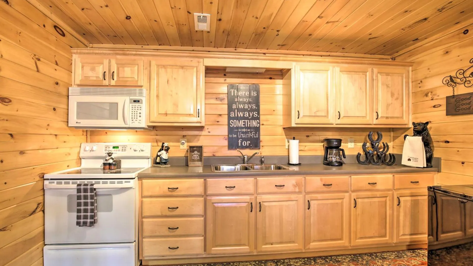 Log With Hot Tub And Game Room! Blue Ridge