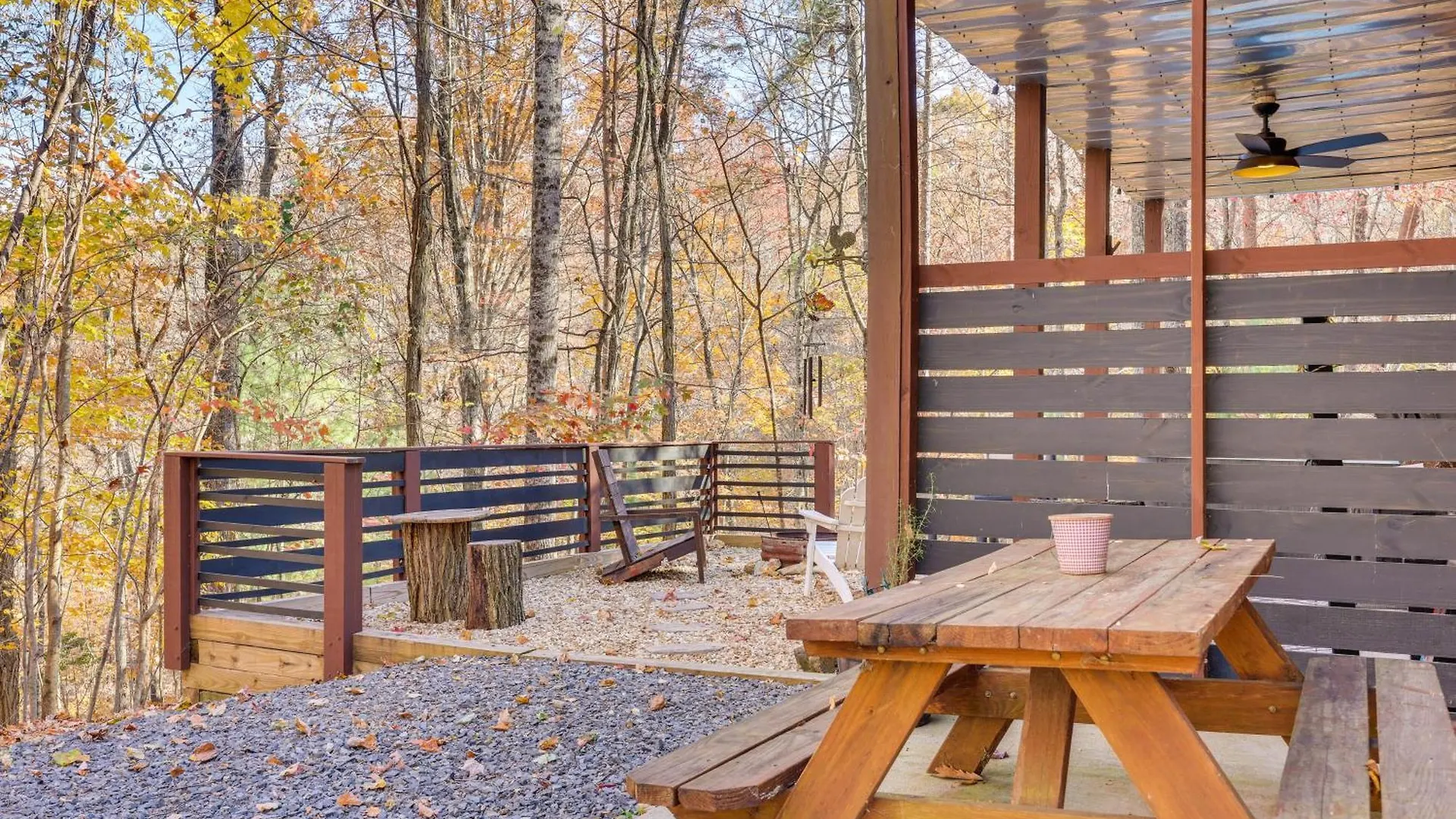 Holiday home Log With Hot Tub And Game Room! *