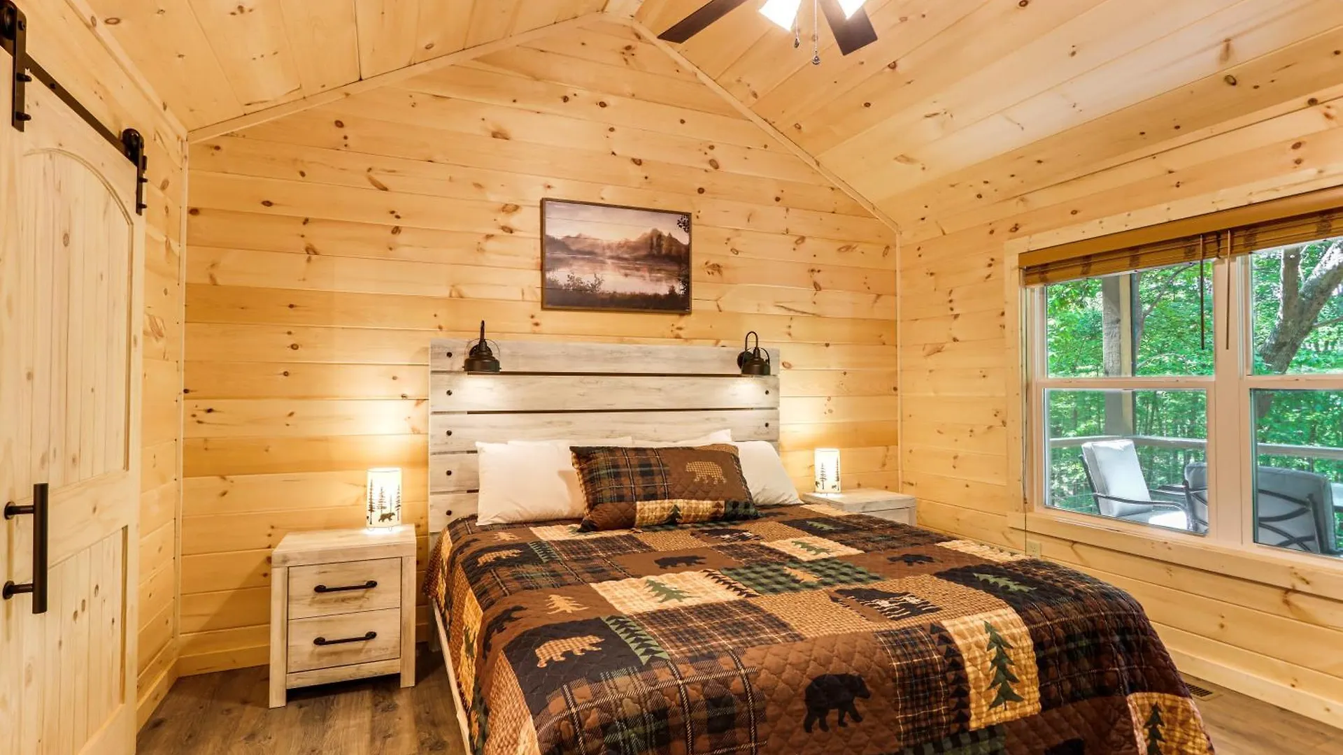 Peaceful Cabin, Forest View And Fireplace Feriehus
