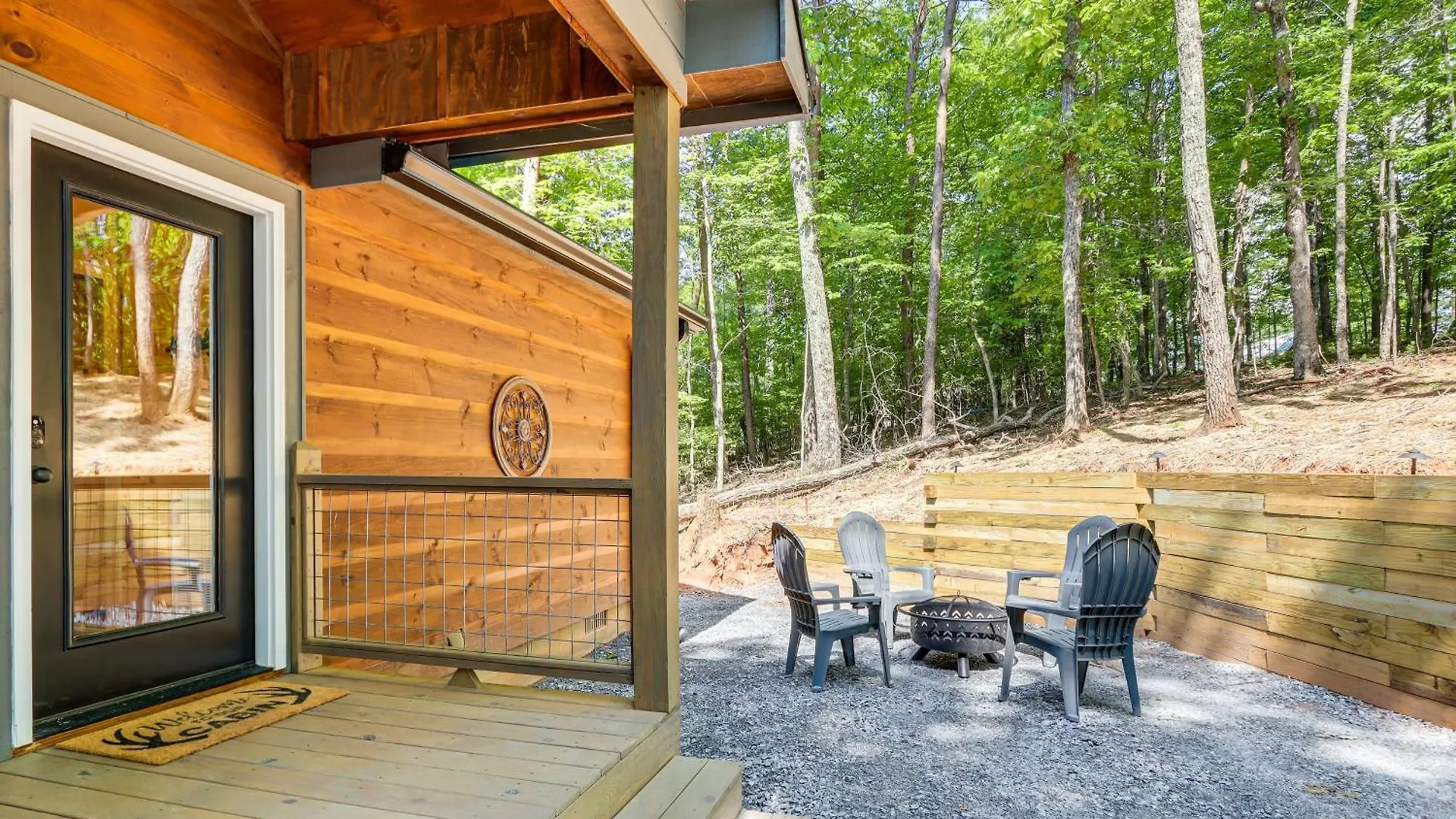 Feriehus Peaceful Cabin, Forest View And Fireplace