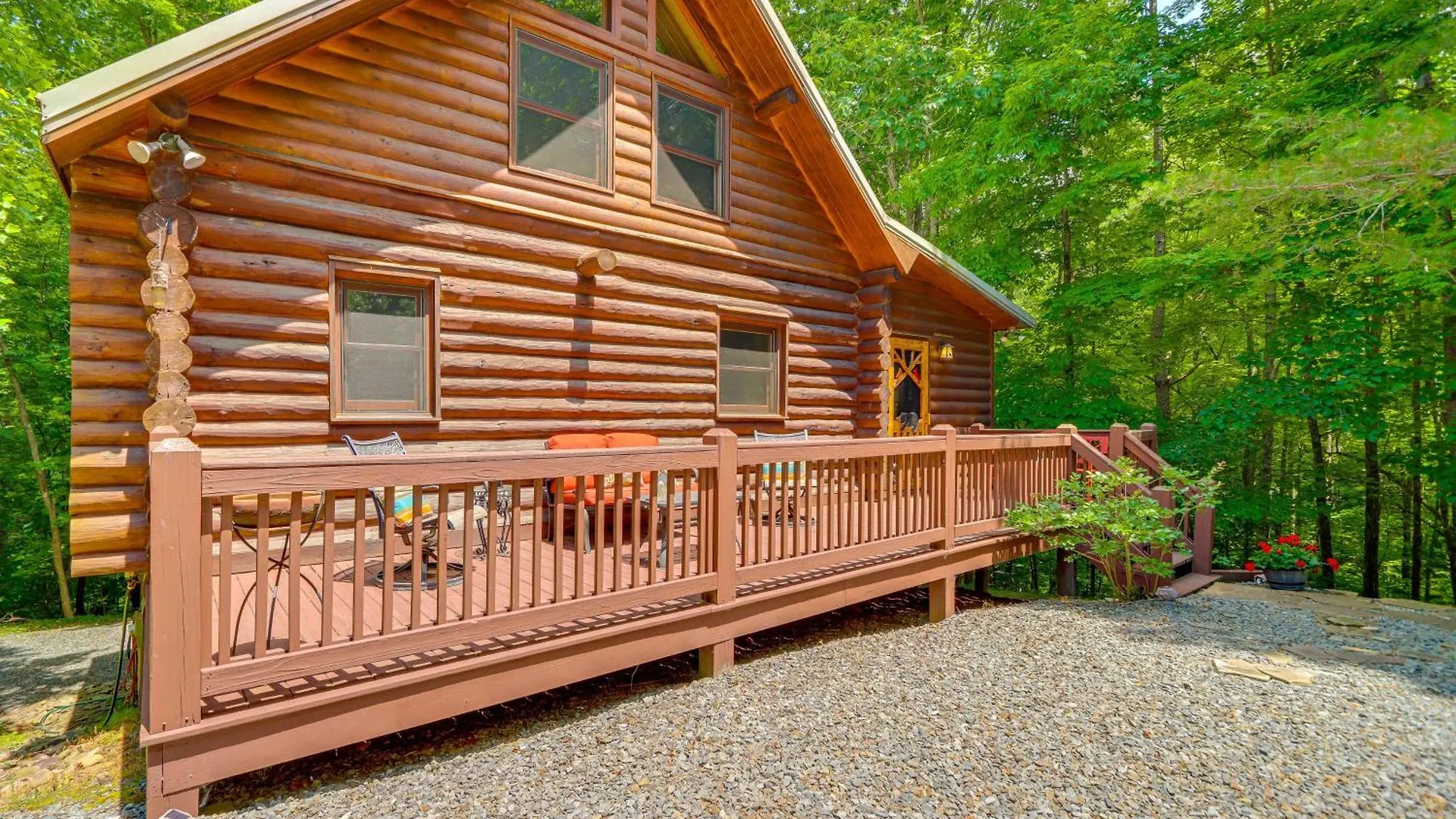 Log With Hot Tub And Game Room! Holiday home Blue Ridge