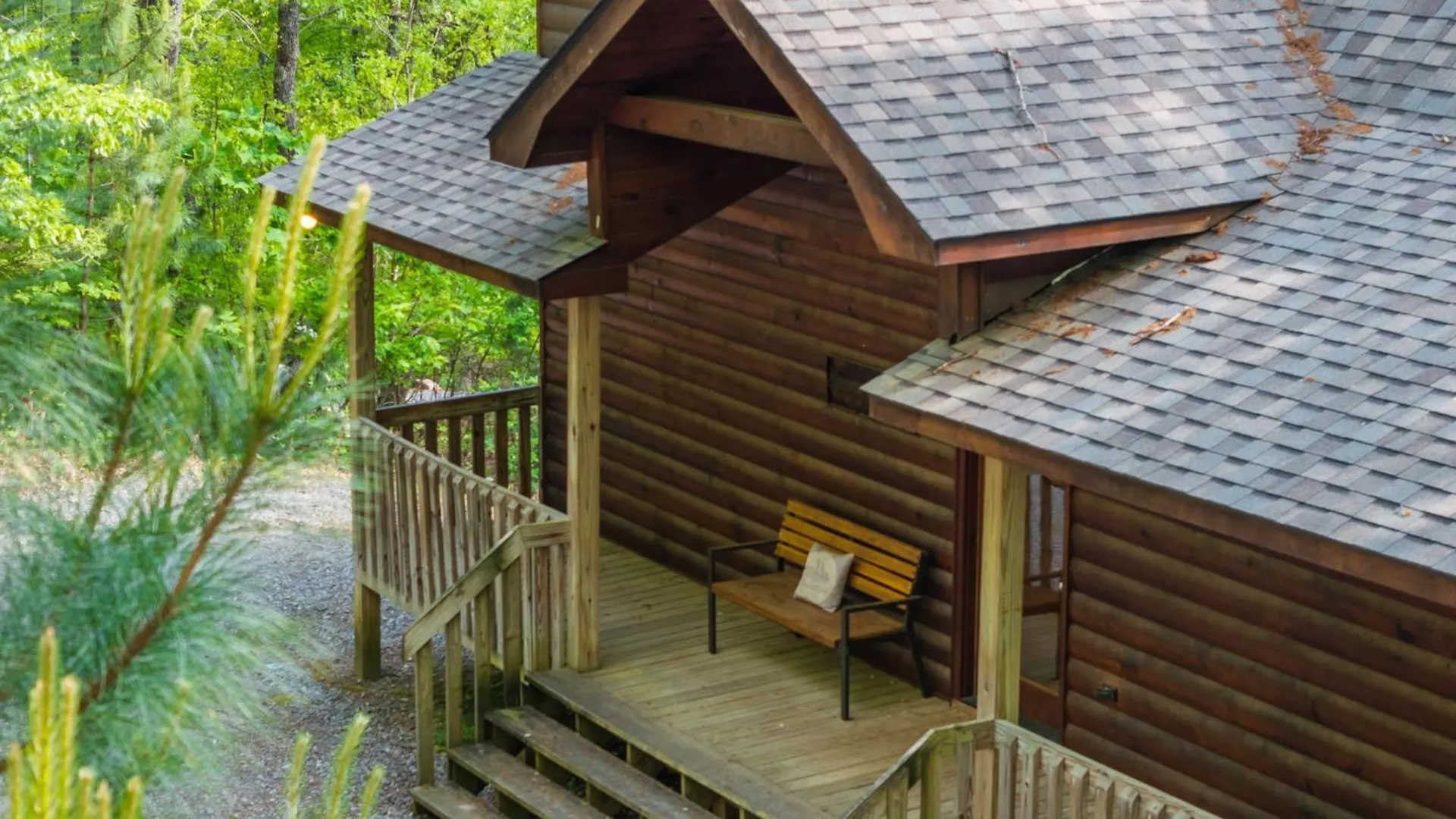 Wood Haven Retreat - Pet Friendly Blue Ridge