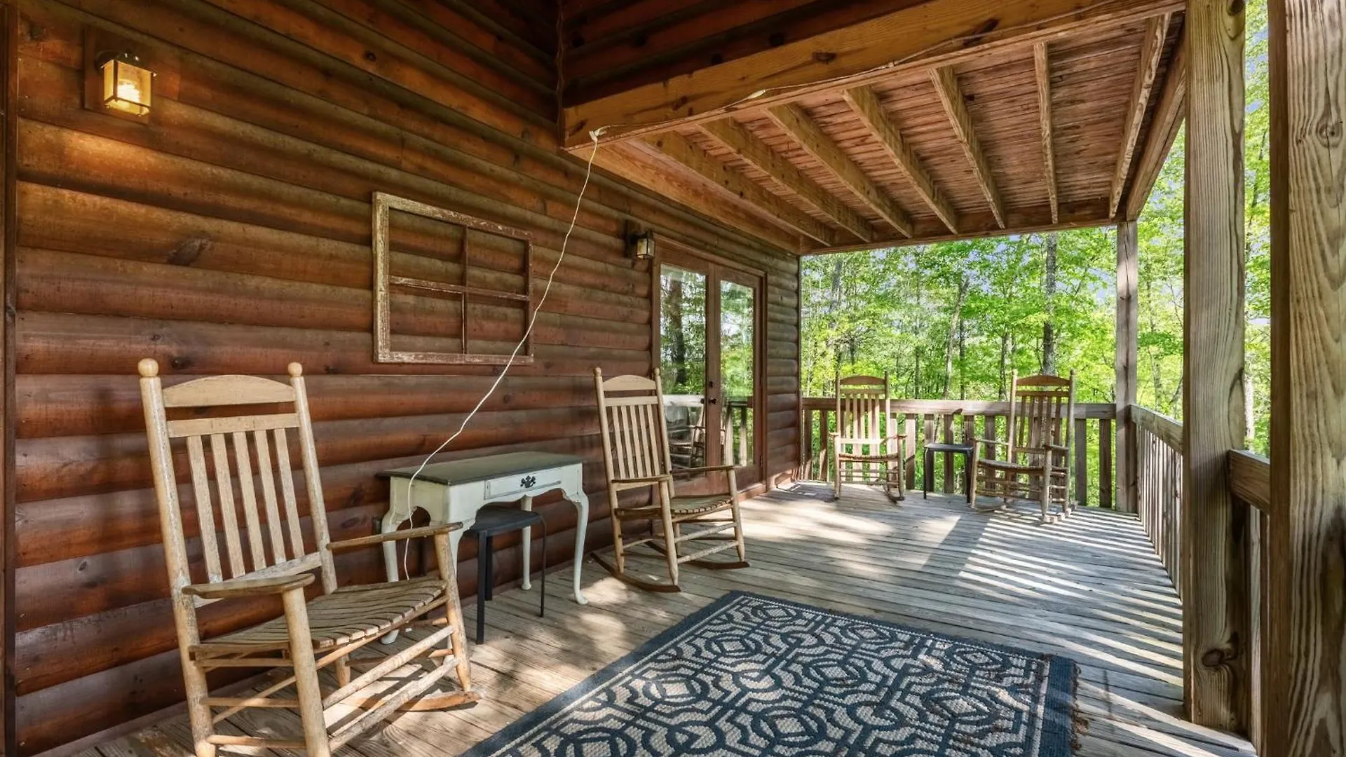 Wood Haven Retreat - Pet Friendly *