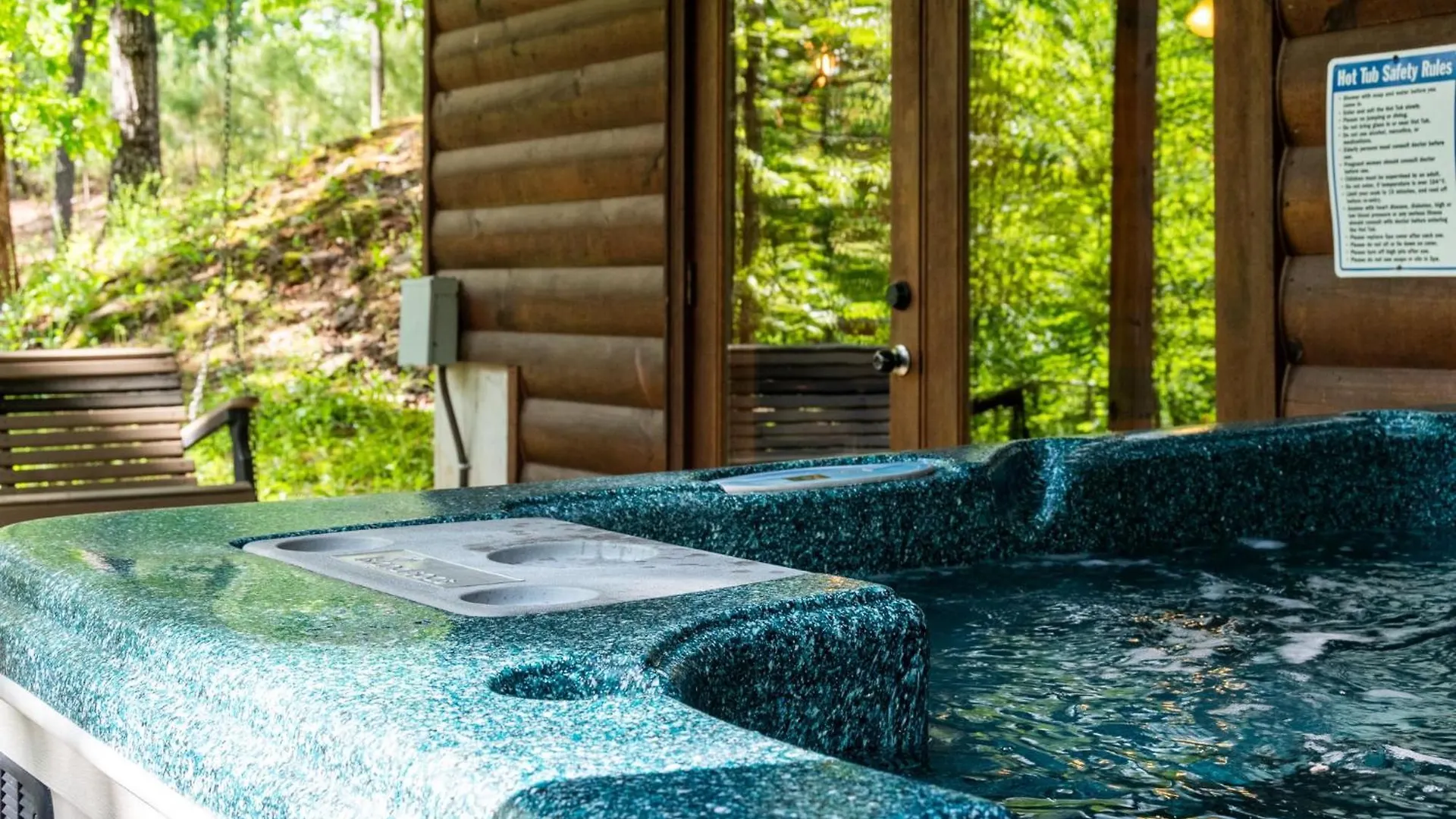 Wood Haven Retreat - Pet Friendly *