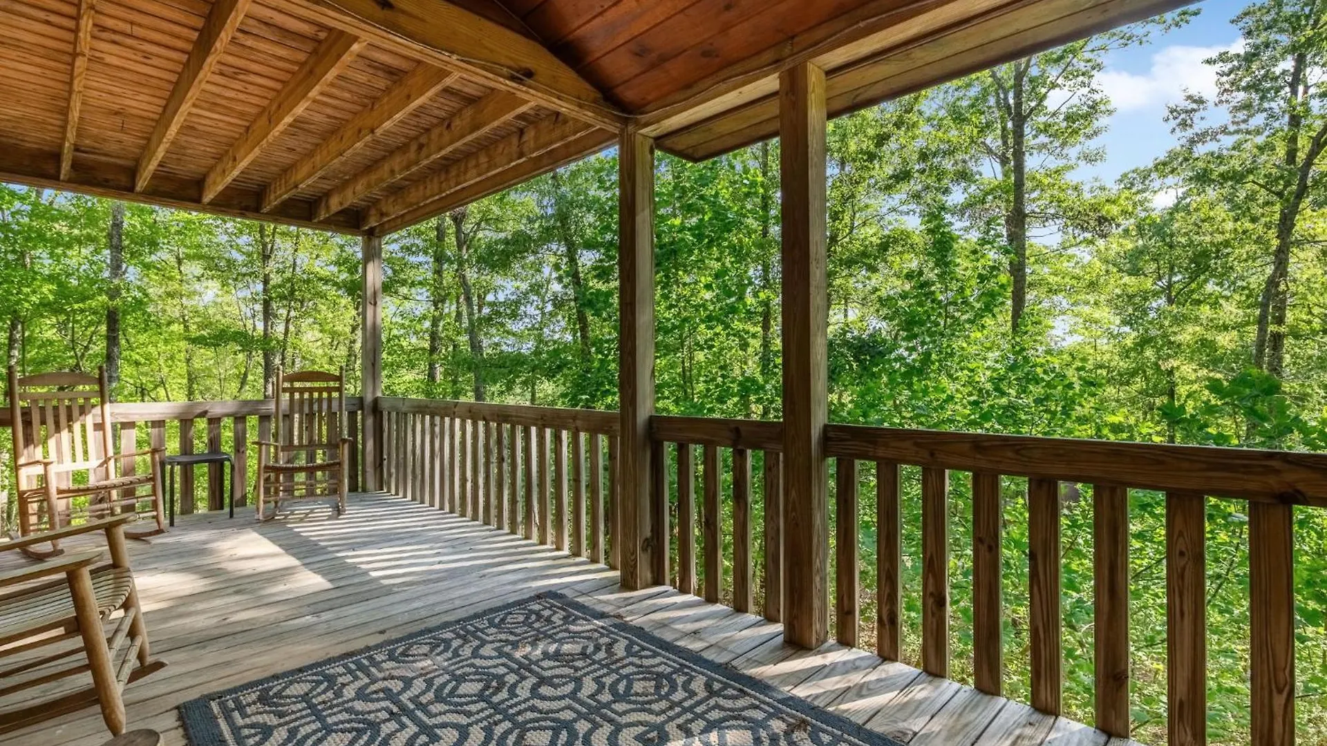 Wood Haven Retreat - Pet Friendly Blue Ridge