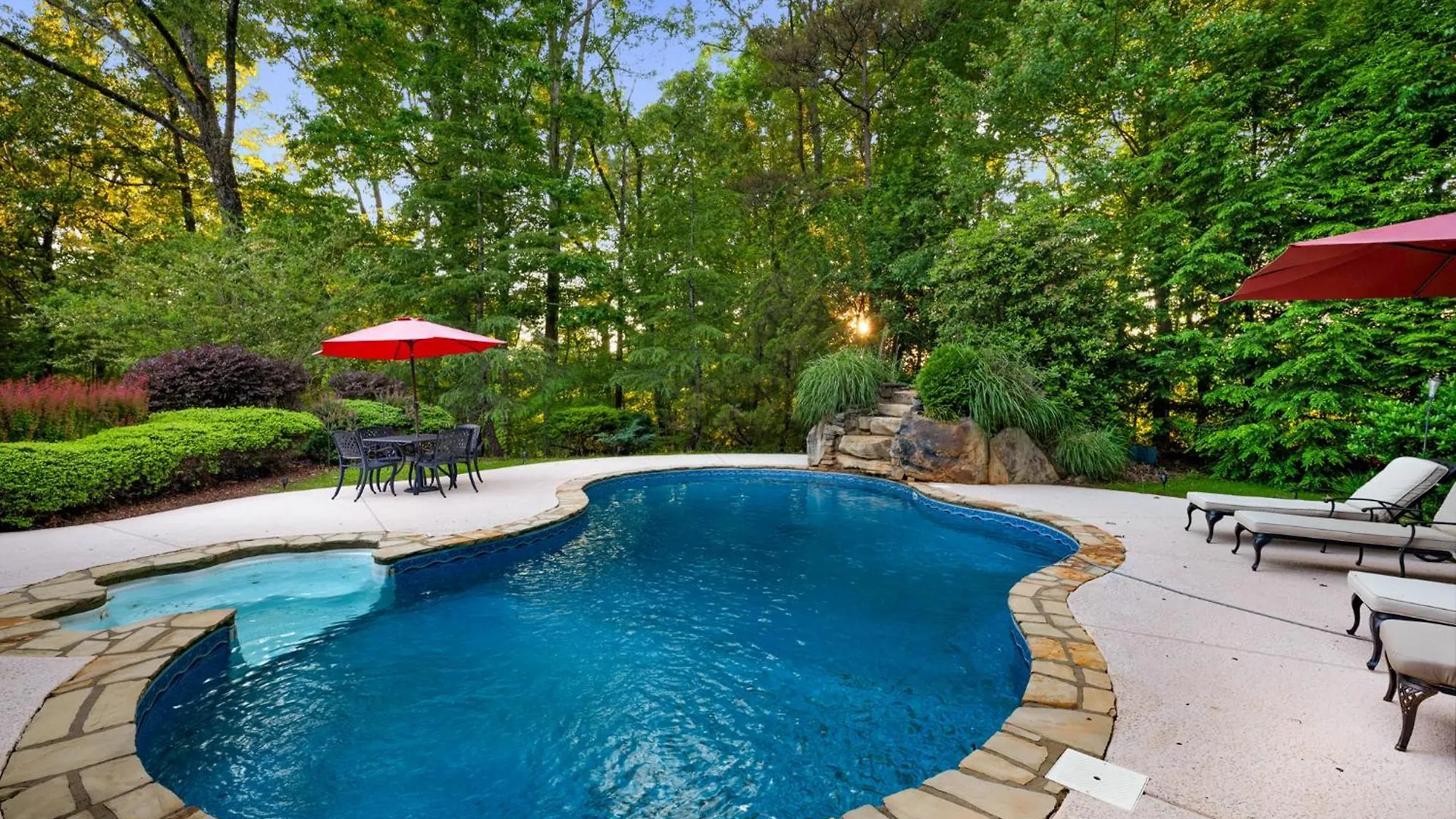 Moonlight Retreat - Private Pool Game *