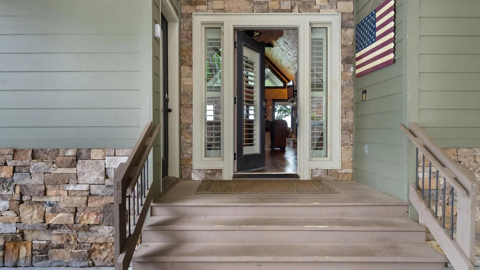 Happy Hour Heights - Only 5 Minutes To Downtown Blue Ridge