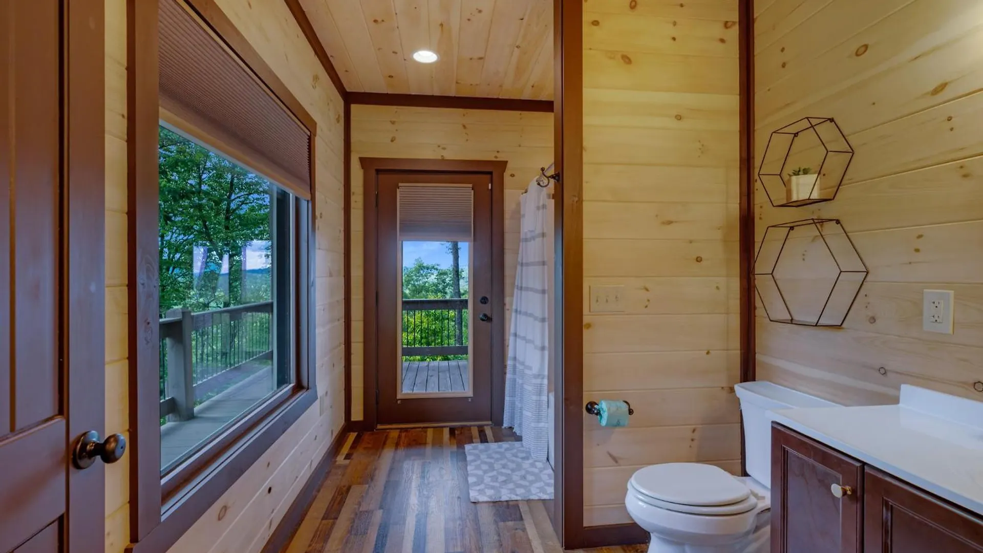 Happy Hour Heights - Only 5 Minutes To Downtown Blue Ridge