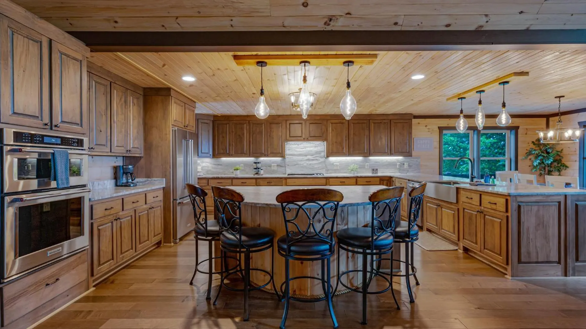 Happy Hour Heights - Only 5 Minutes To Downtown Feriehus Blue Ridge