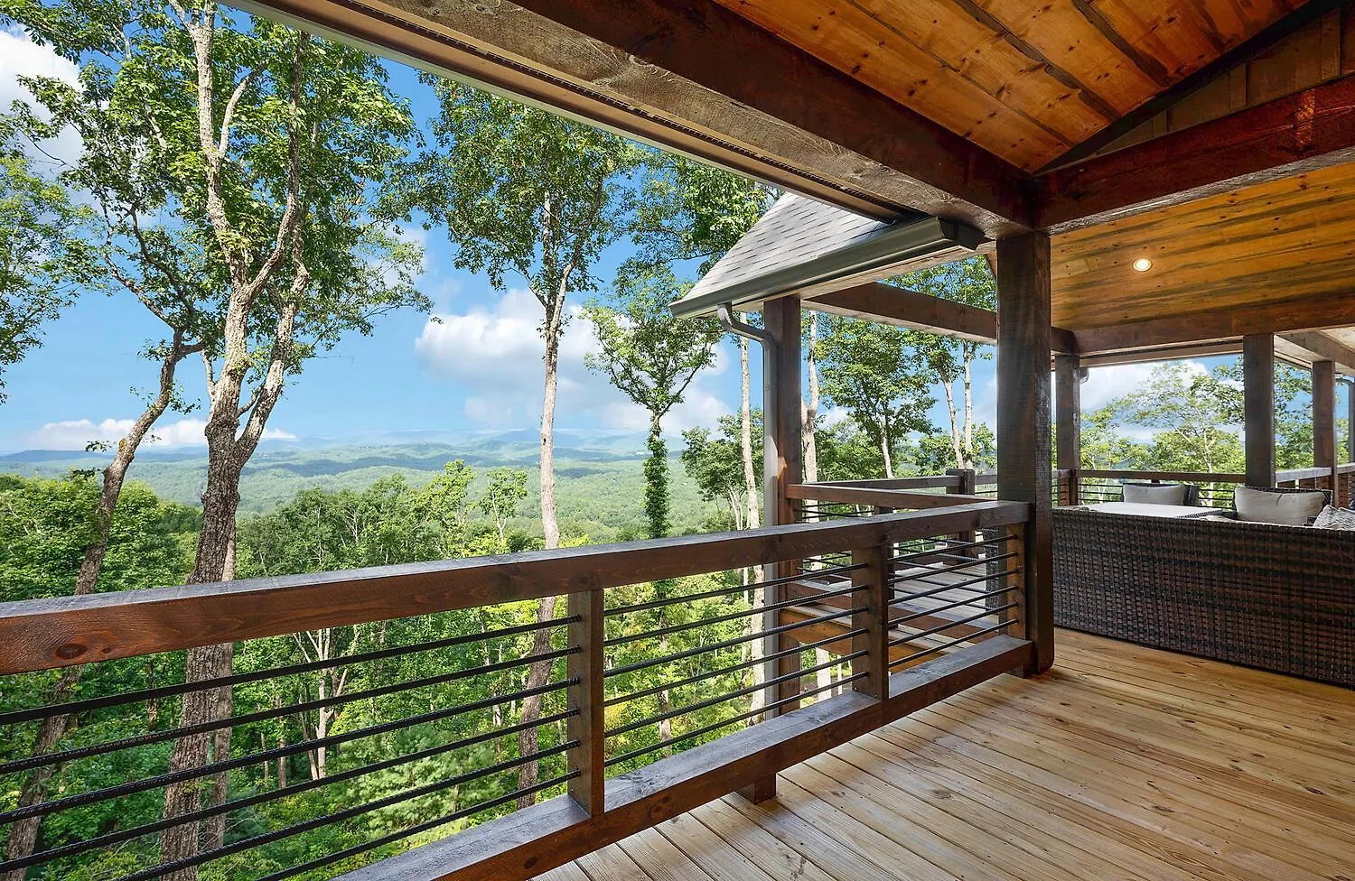 Decked Out - Heights Tatil Evi