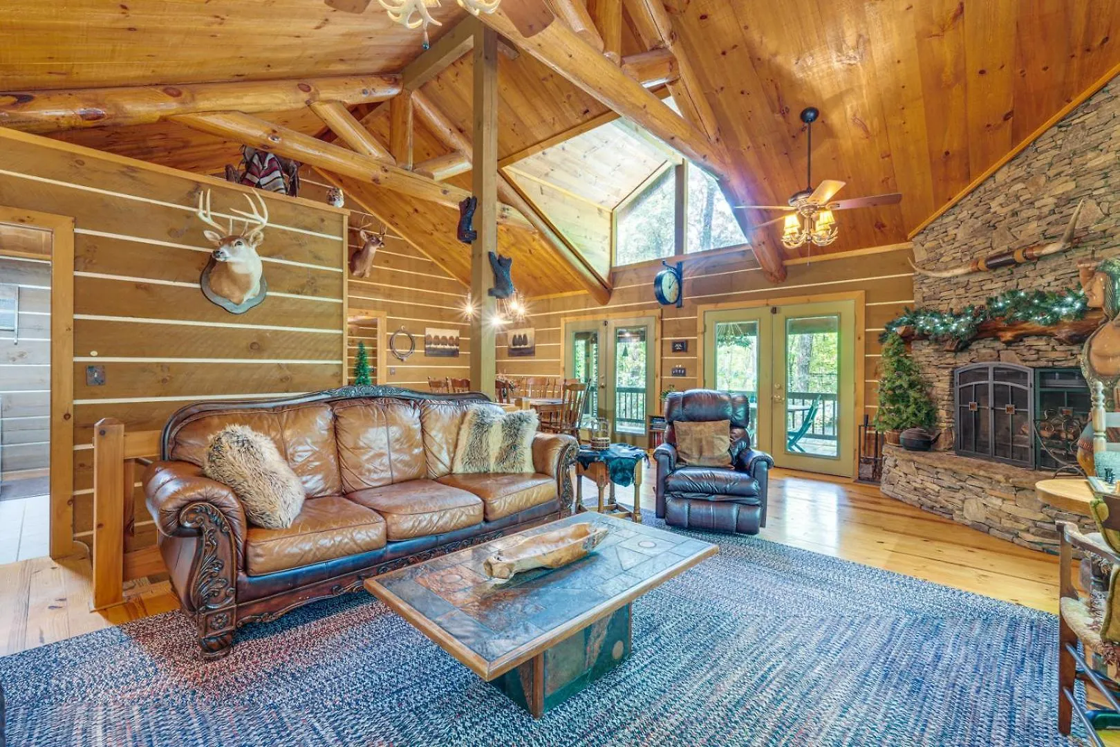 Drifting Feather Mountain Waterfront Deck Σπίτι διακοπών Blue Ridge