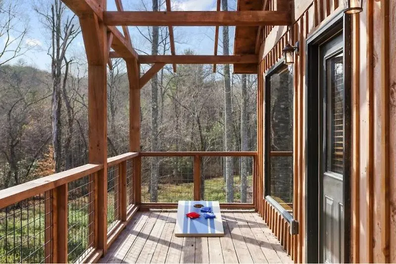 Lodge Daffodil Daydreams - Dog Friendly Blue Ridge